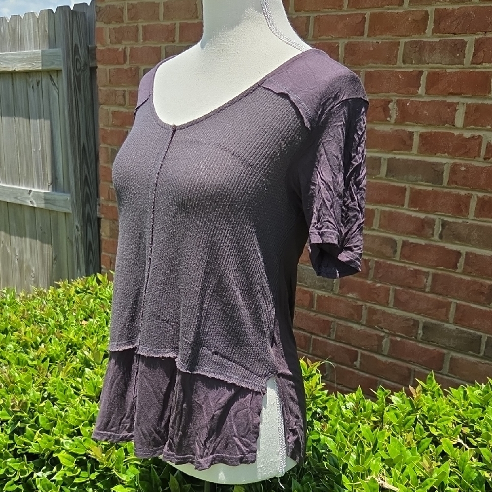 White Crow Asymmetrical Flutter Sleeve Tee Size M